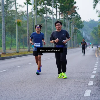 Runner Photo 8299053