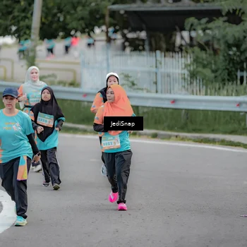 Runner Photo 8299076