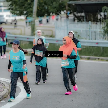 Runner Photo 8299092