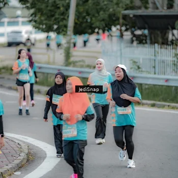 Runner Photo 8299093