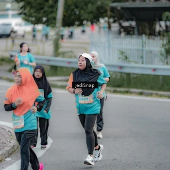 Runner Photo 8299096