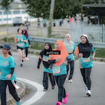 Runner Photo 8299100
