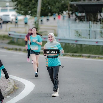 Runner Photo 8299116