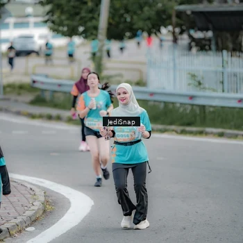 Runner Photo 8299117