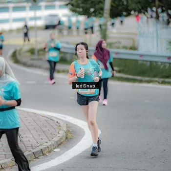 Runner Photo 8299137