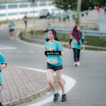 Runner Photo 8299144