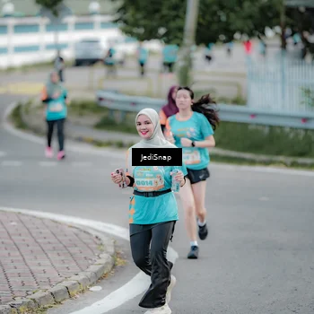 Runner Photo 8299145
