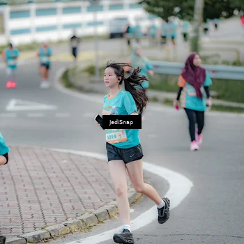 Runner Photo 8299157