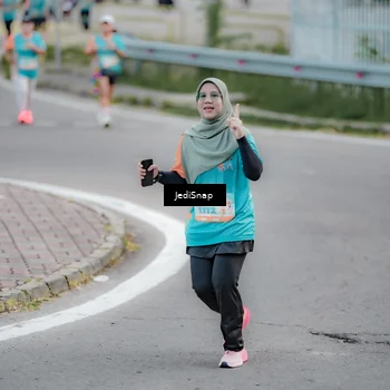 Runner Photo 8299173