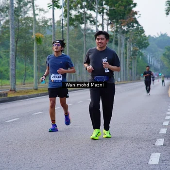 Runner Photo 8299175