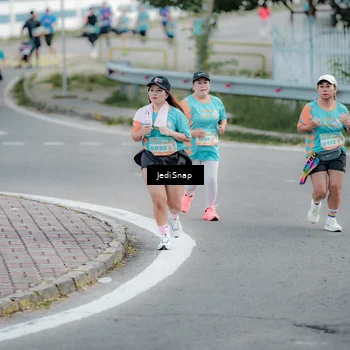 Runner Photo 8299201