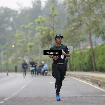 Runner Photo 8299235