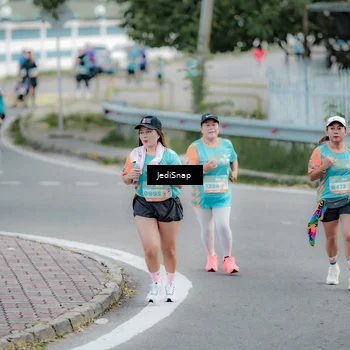 Runner Photo 8299244