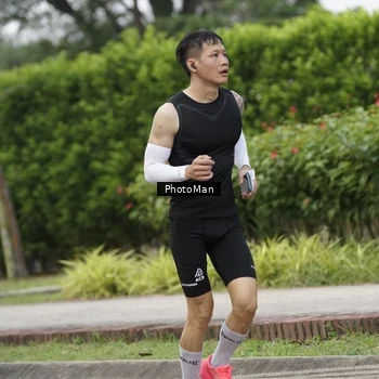 Runner Photo 8299260