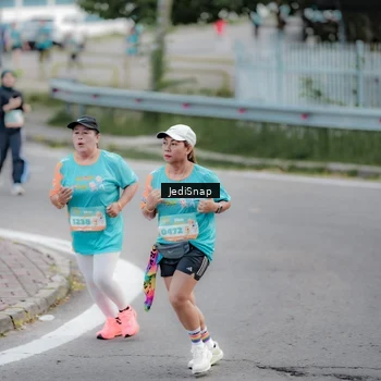 Runner Photo 8299262