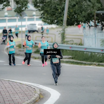 Runner Photo 8299275