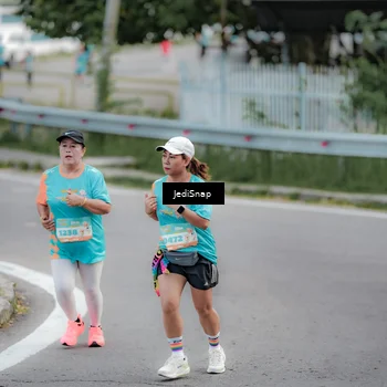 Runner Photo 8299276