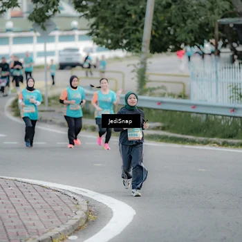 Runner Photo 8299283