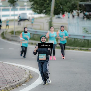 Runner Photo 8299314