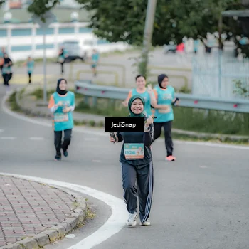 Runner Photo 8299324