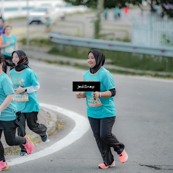 Runner Photo 8299424