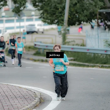 Runner Photo 8299432
