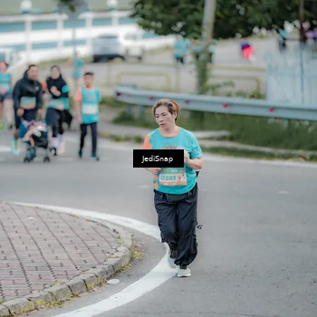 Runner Photo 8299443