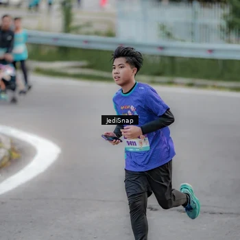 Runner Photo 8299491