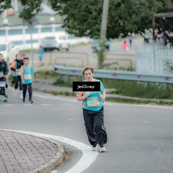 Runner Photo 8299496