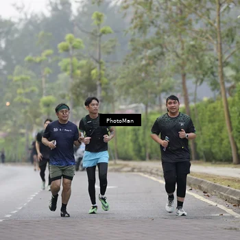 Runner Photo 8299497
