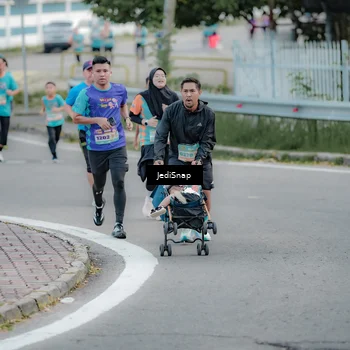 Runner Photo 8299500