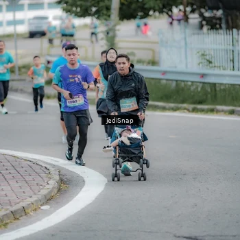 Runner Photo 8299503