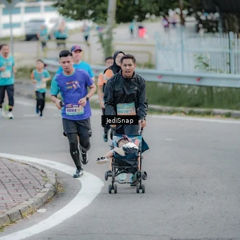 Runner Photo 8299515