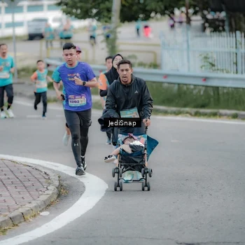 Runner Photo 8299543