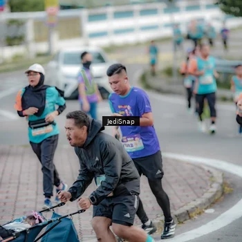 Runner Photo 8299554