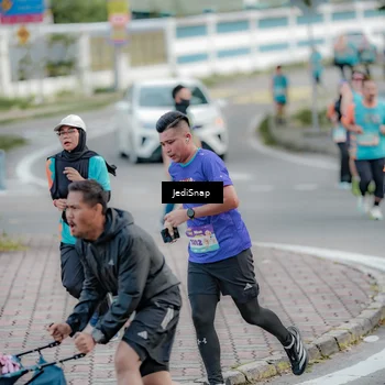 Runner Photo 8299568