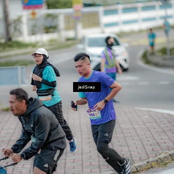 Runner Photo 8299570