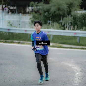 Runner Photo 8299574