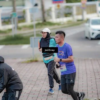 Runner Photo 8299578