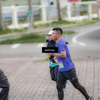 Runner Photo 8299579