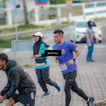 Runner Photo 8299588