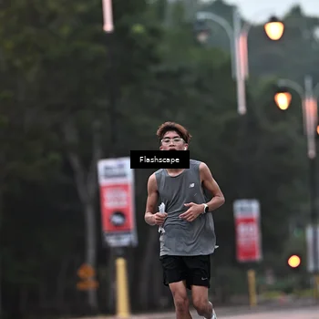 Runner Photo 8299872