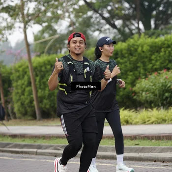 Runner Photo 8300005