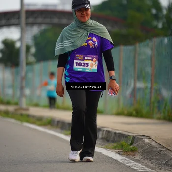 Runner Photo 8300013