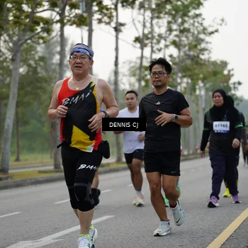 Runner Photo 8300024