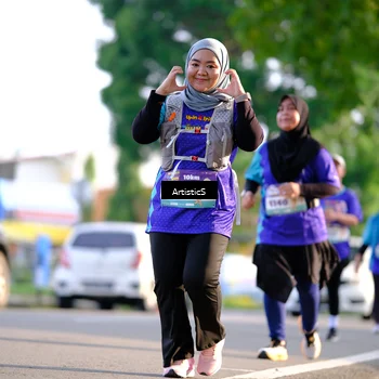 Runner Photo 8300025