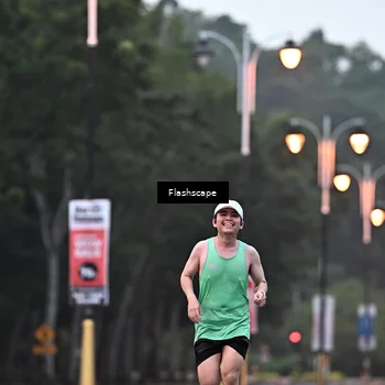 Runner Photo 8300031