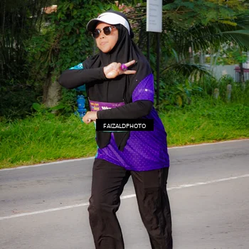 Runner Photo 8300035