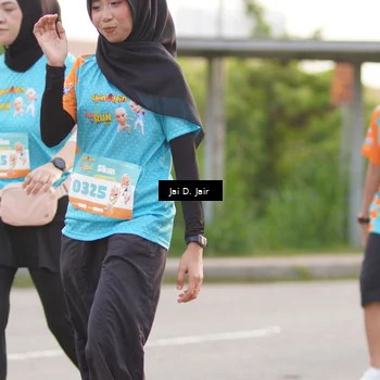 Runner Photo 8300036