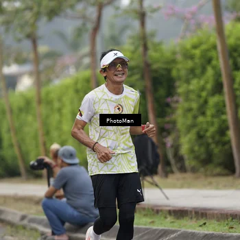 Runner Photo 8300047